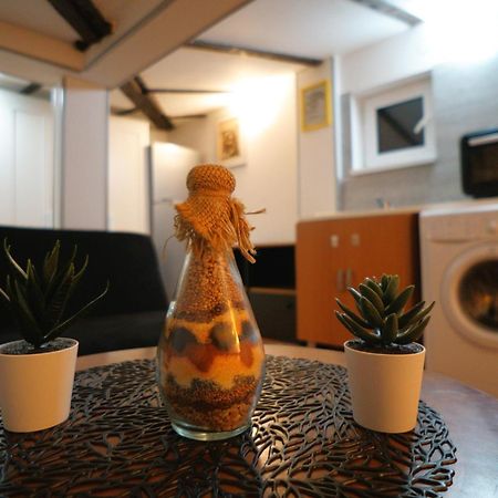2-Room Cozy Retreat Near City Center Bukarest Eksteriør billede