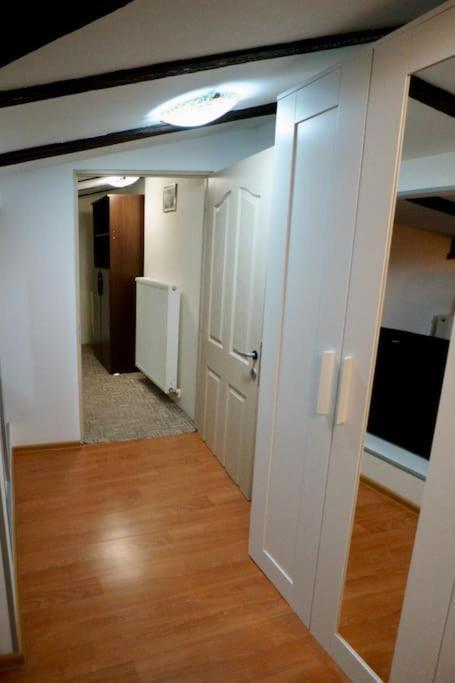 2-Room Cozy Retreat Near City Center Bukarest Eksteriør billede